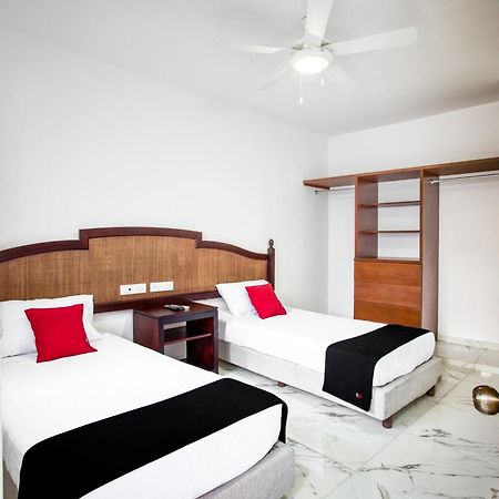 Capital O Hotel Yukon بلايا ديل كارمن المظهر الخارجي الصورة